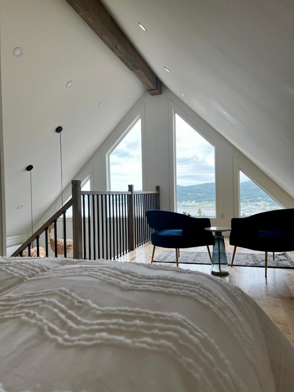Bambury'S Hillside Chalets Rocky Harbour Exterior photo